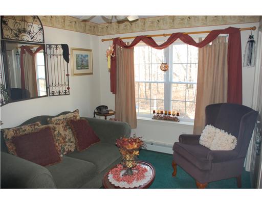 93 Steve Lopes Way Woonsocket, RI 02895 - Photo 4 of 10 Living Room.