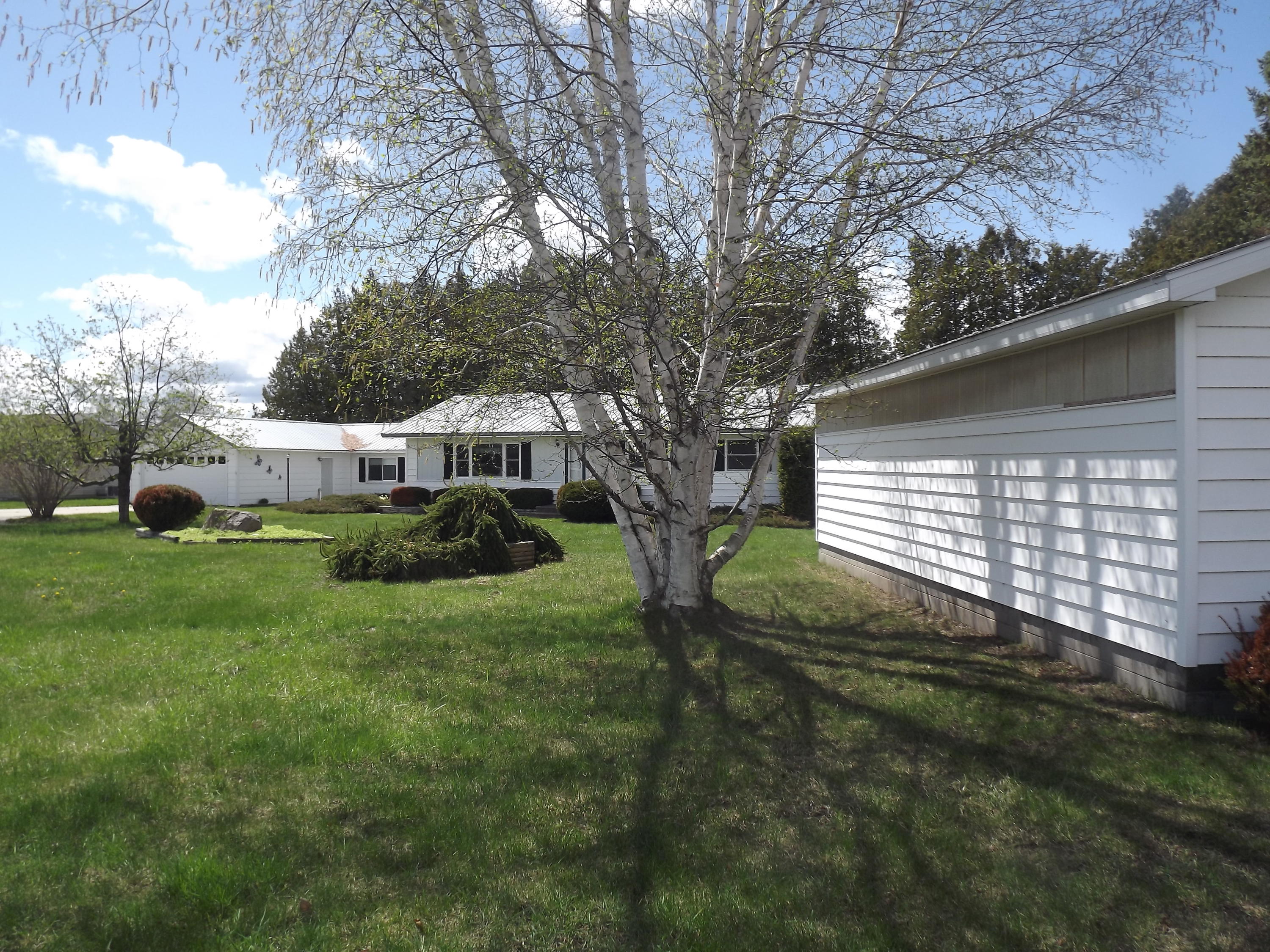 6539 North Black River Road Cheboygan, MI 49721 - Photo 8 of 60 Gallery Image 8