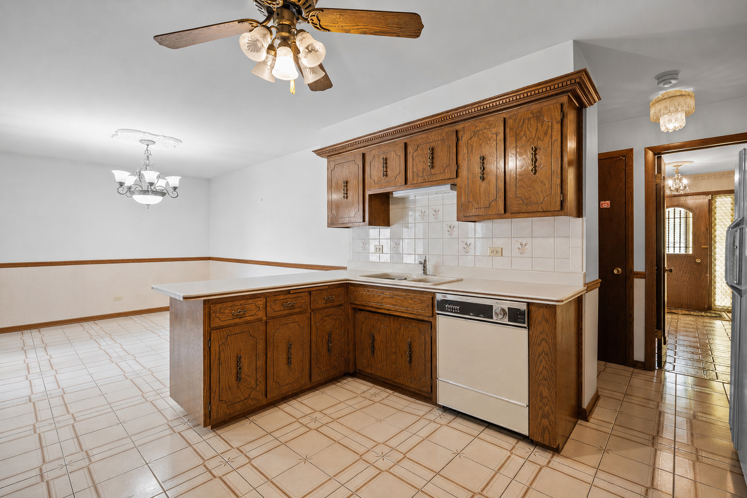 1012 Courtland Avenue Park Ridge, IL 60068 - Photo 6 of 31
