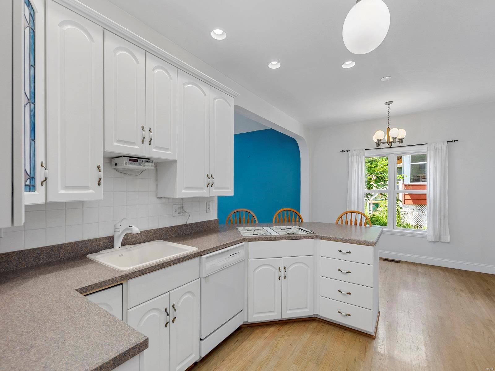 36 East Jackson Road Webster Groves, MO 63119 - Photo 12 of 41 Gallery Image 12
