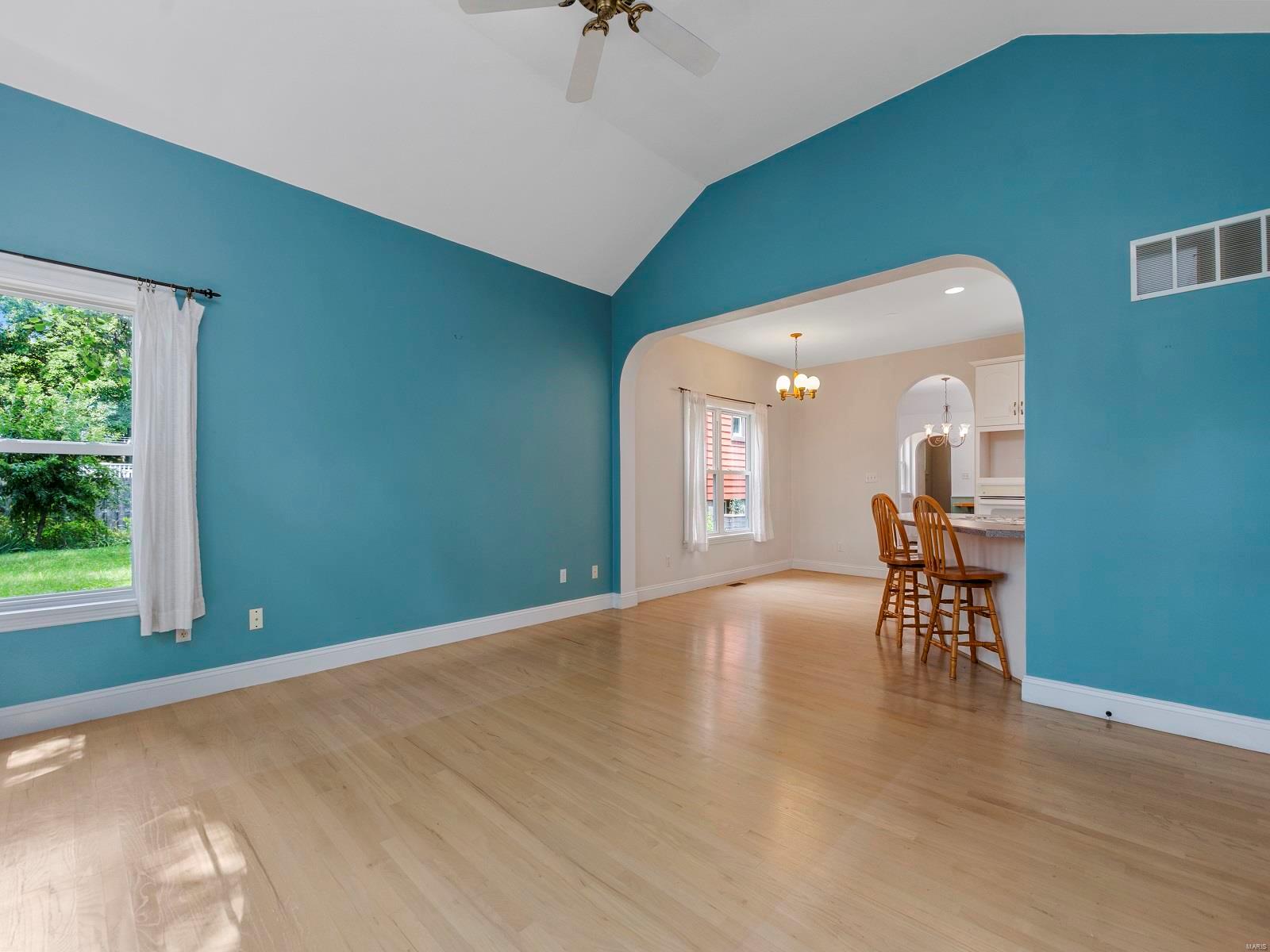 36 East Jackson Road Webster Groves, MO 63119 - Photo 15 of 41 Gallery Image 15