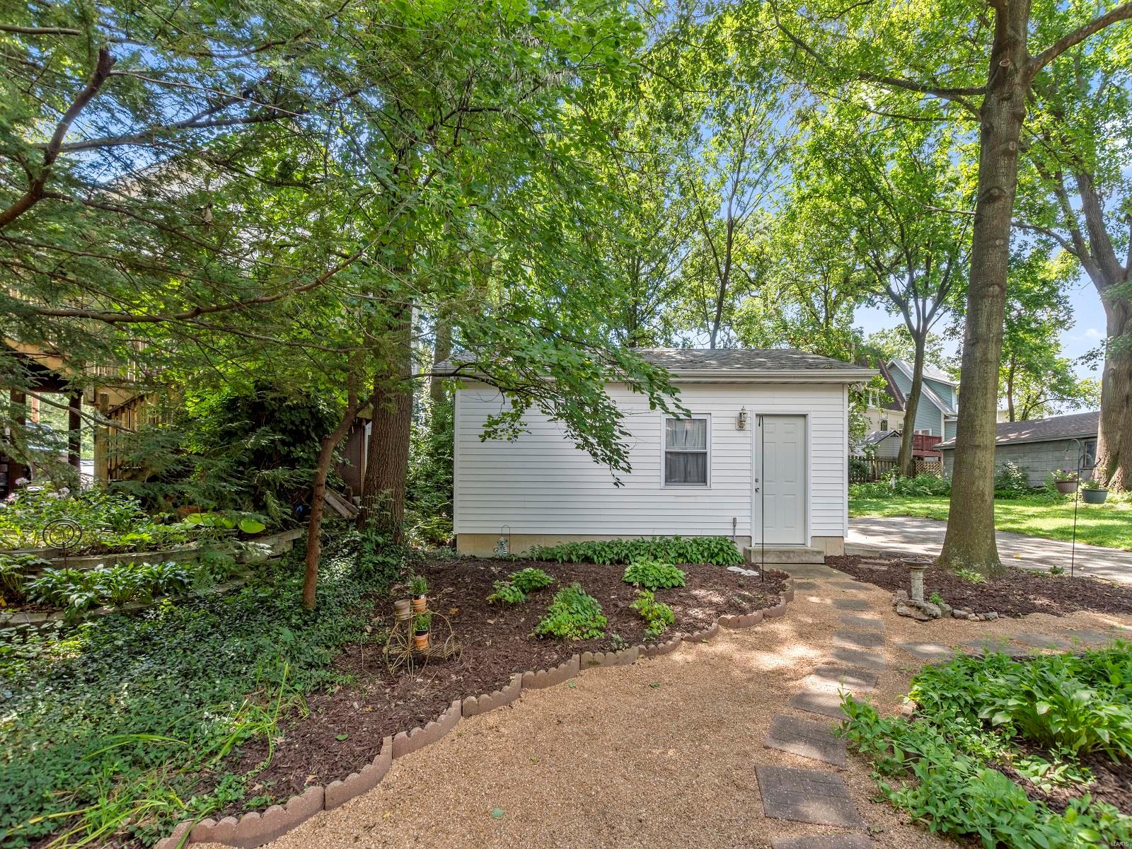 36 East Jackson Road Webster Groves, MO 63119 - Photo 35 of 41 Gallery Image 35
