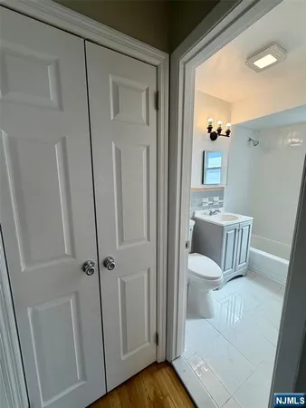 $1,950 | 1266 Teaneck Road, Unit 4A, Teaneck, NJ 07666