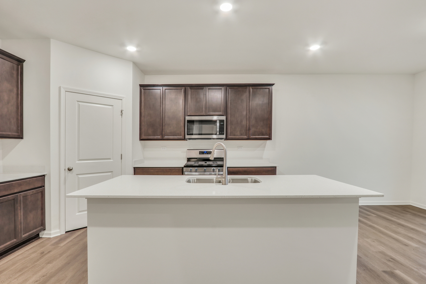 10017 Edgebrook Lane Huntley, IL 60142 - Photo 7 of 24