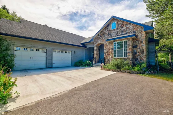 $849,000 | 39 Grand Fir Drive, Donnelly, ID 83615