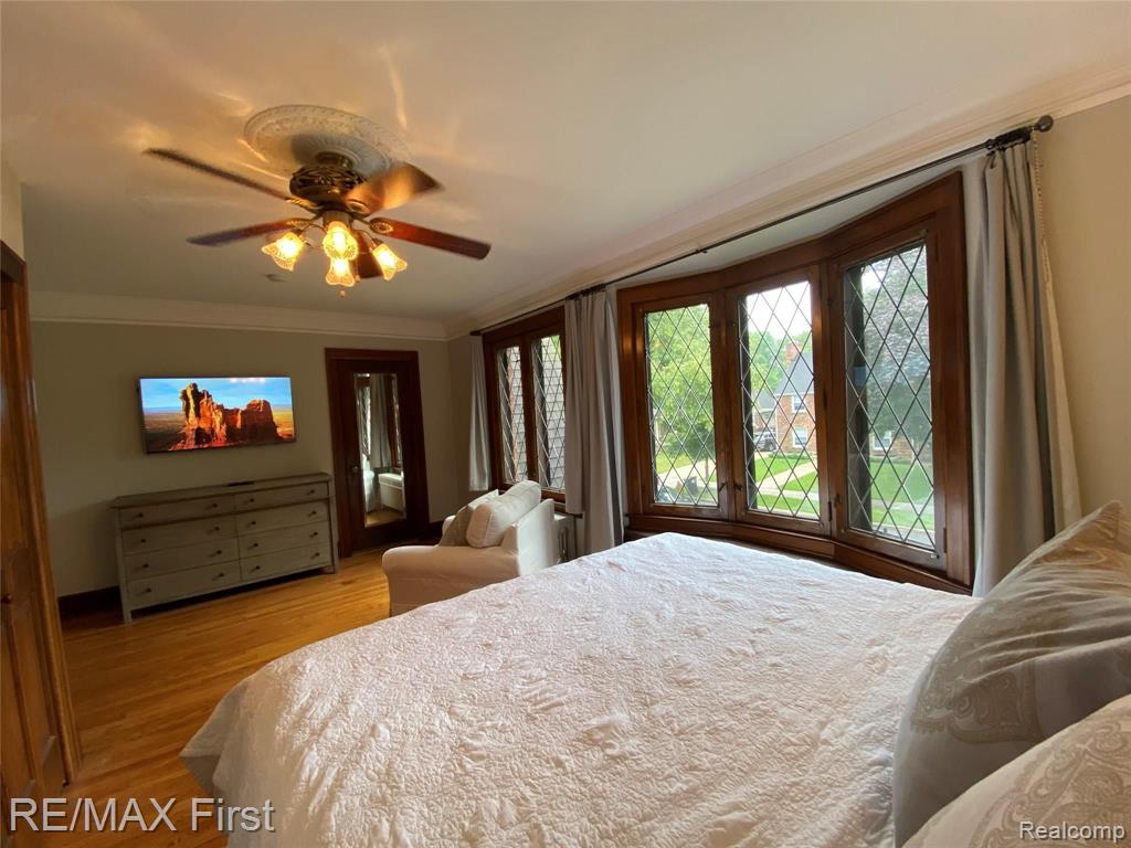 240 Fisher Road Grosse Pointe Farms, MI 48230 - Photo 21 of 54