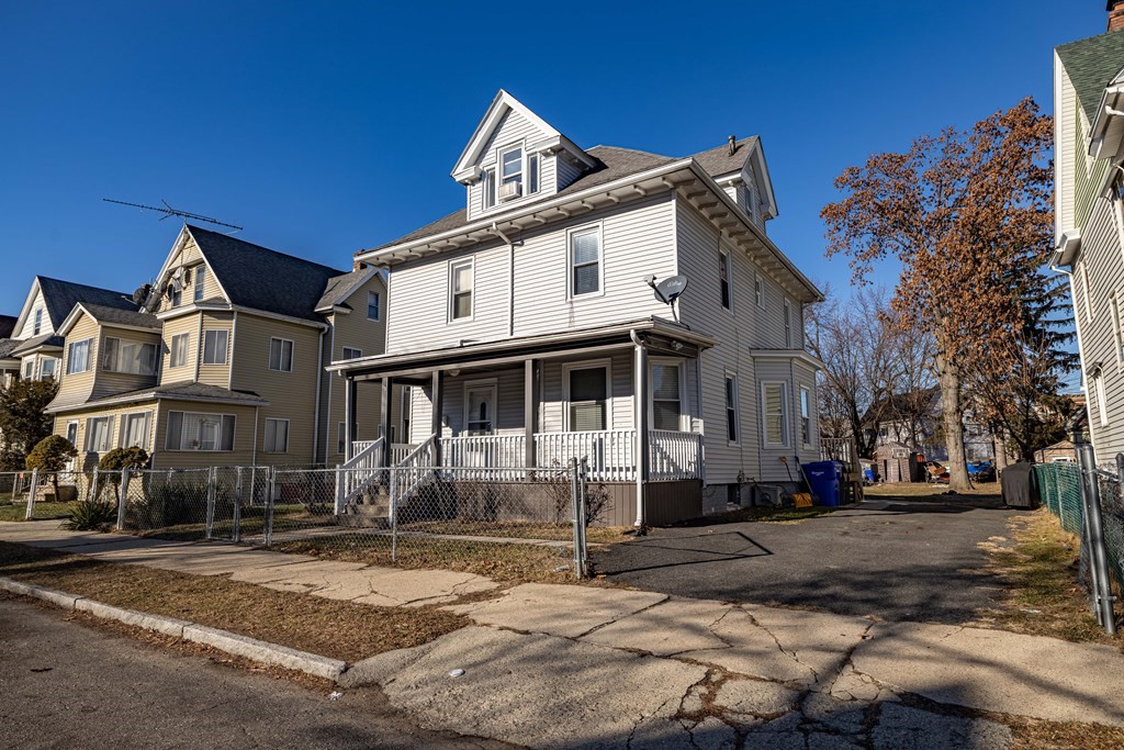 68 Grand Street Springfield, MA 01108 - Photo 2 of 36 Gallery Image 2
