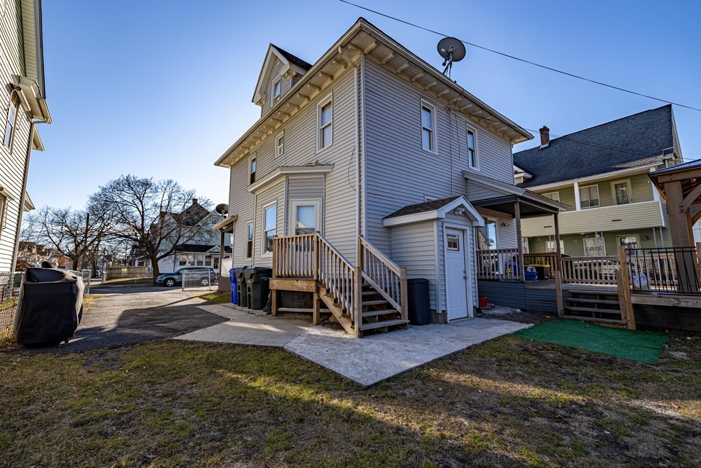 68 Grand Street Springfield, MA 01108 - Photo 4 of 36 Gallery Image 4