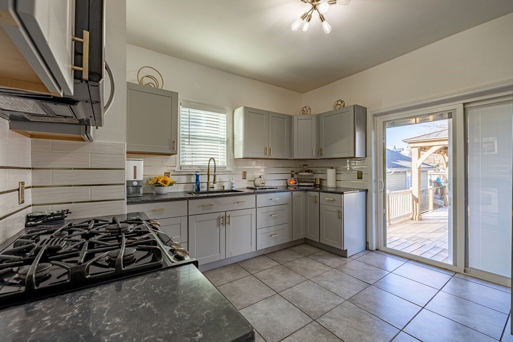 68 Grand Street Springfield, MA 01108 - Photo 6 of 36 Gallery Image 6