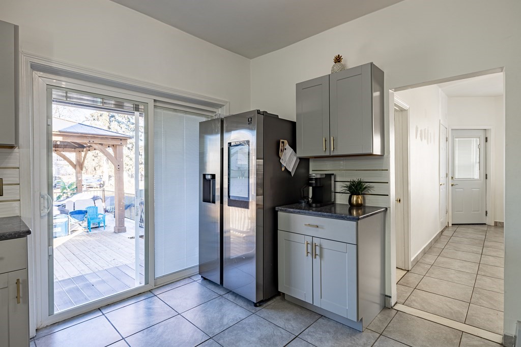 68 Grand Street Springfield, MA 01108 - Photo 8 of 36 Gallery Image 8