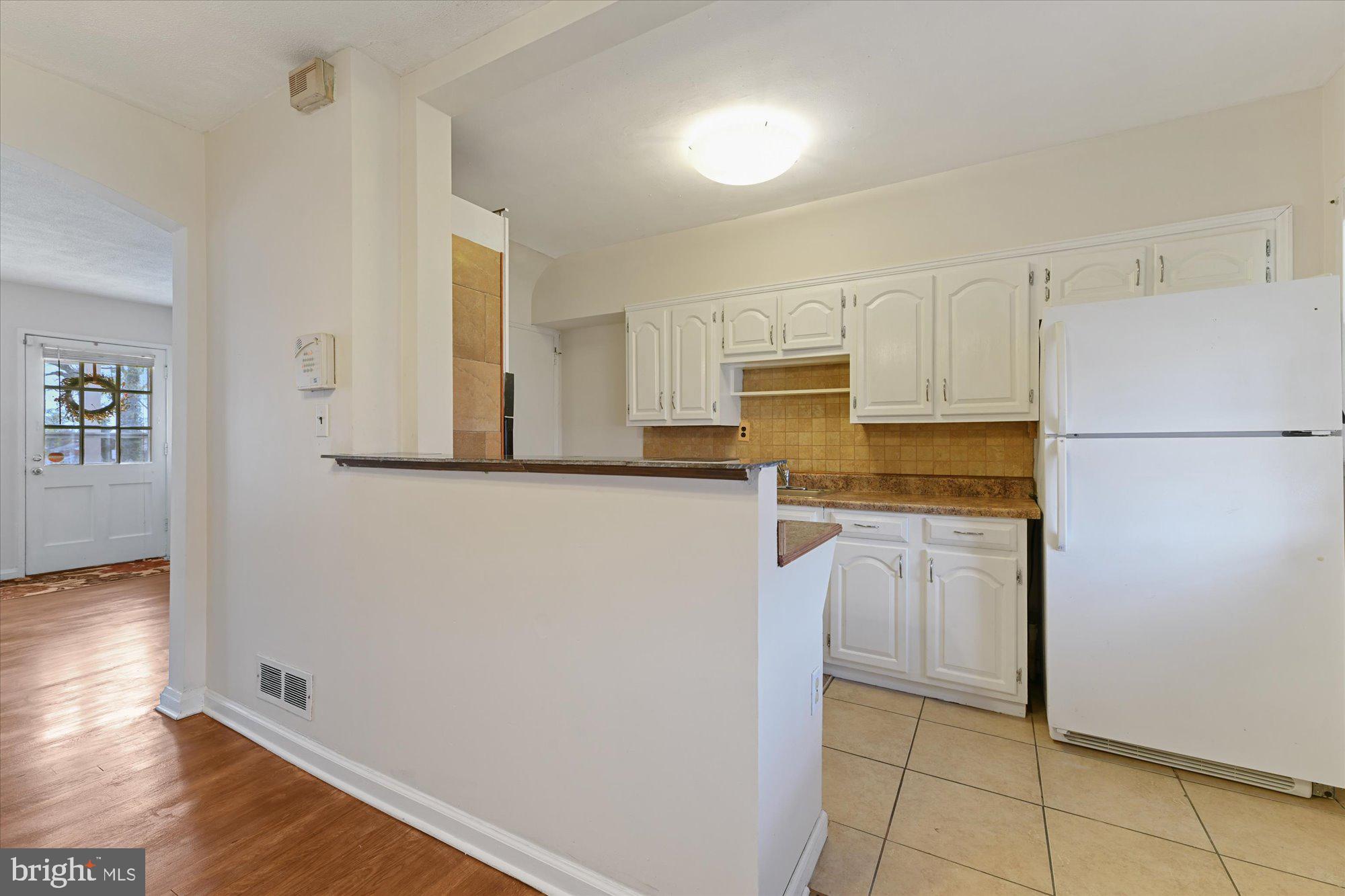 506 Queensgate Road Baltimore, MD 21229 - Photo 11 of 28