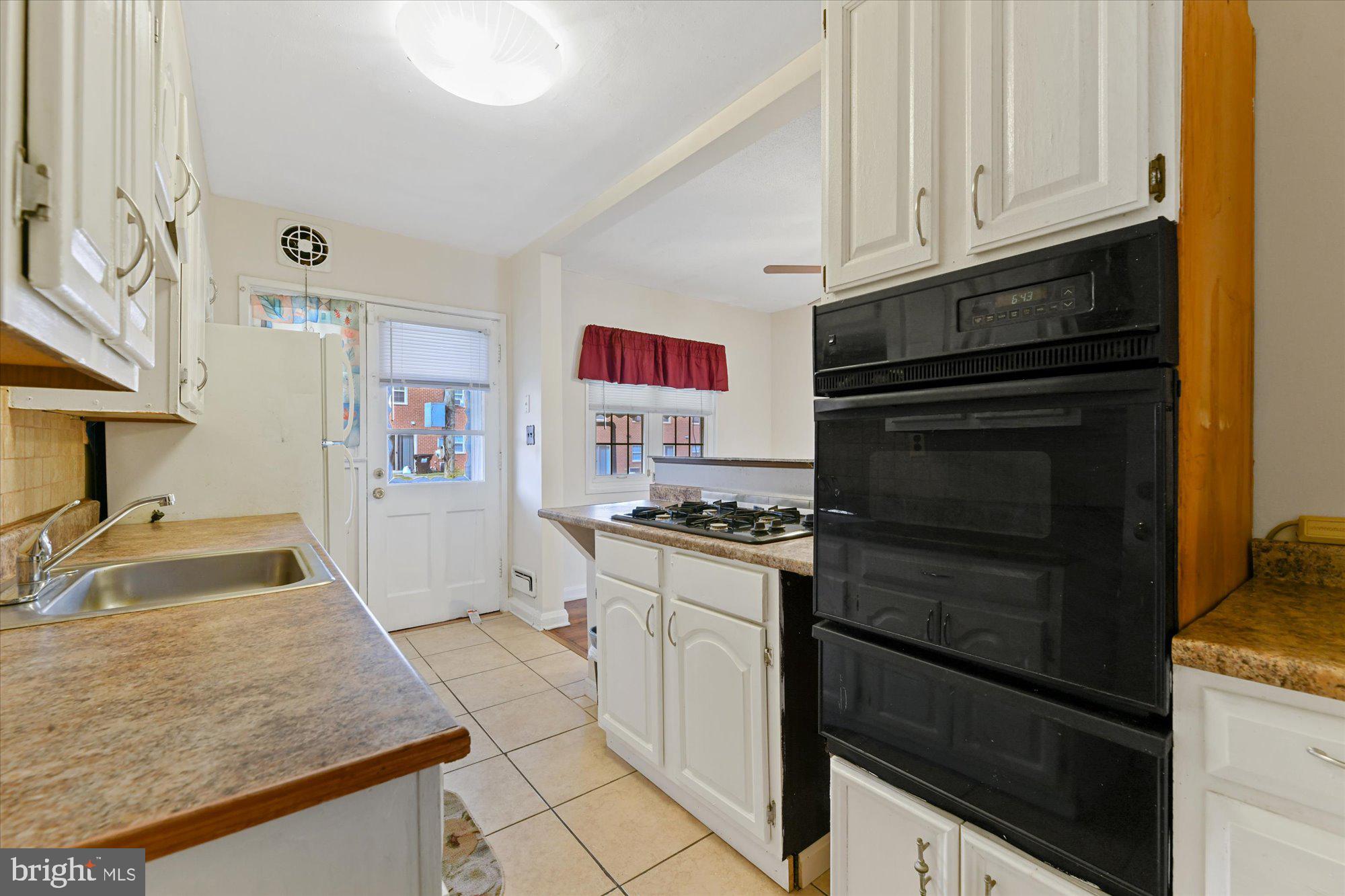506 Queensgate Road Baltimore, MD 21229 - Photo 13 of 28