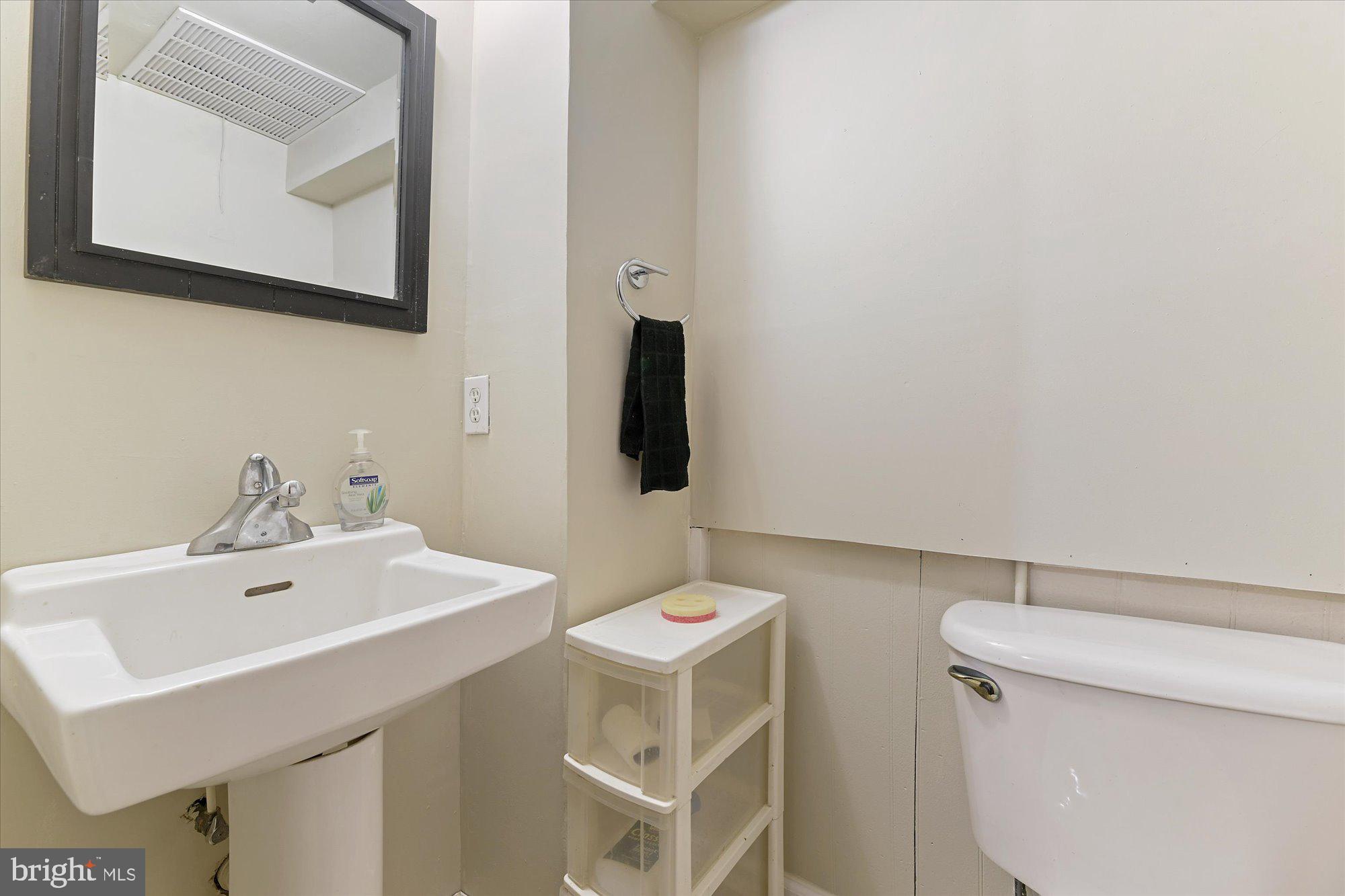506 Queensgate Road Baltimore, MD 21229 - Photo 25 of 28