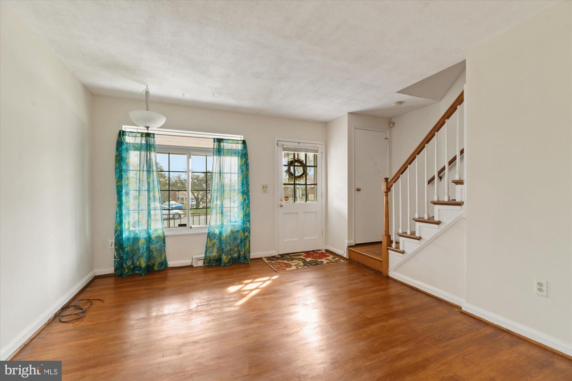 506 Queensgate Road Baltimore, MD 21229 - Photo 6 of 28