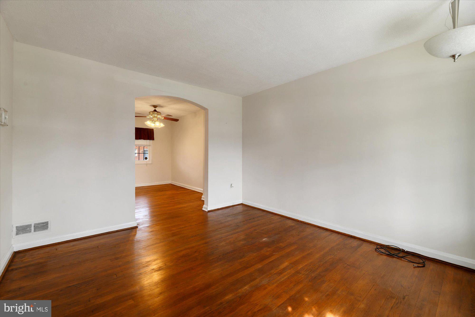 506 Queensgate Road Baltimore, MD 21229 - Photo 7 of 28