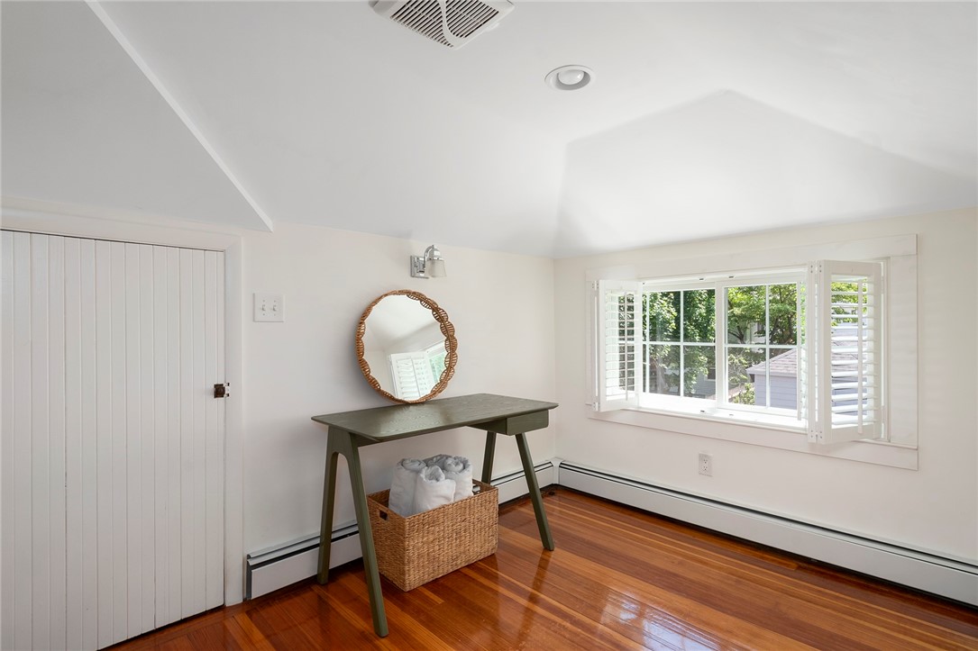 229 6th Street Providence, RI 02906 - Photo 33 of 46