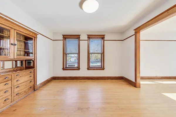 $2,900 | 1646 West Byron Street, Unit 3F, Chicago, IL 60613