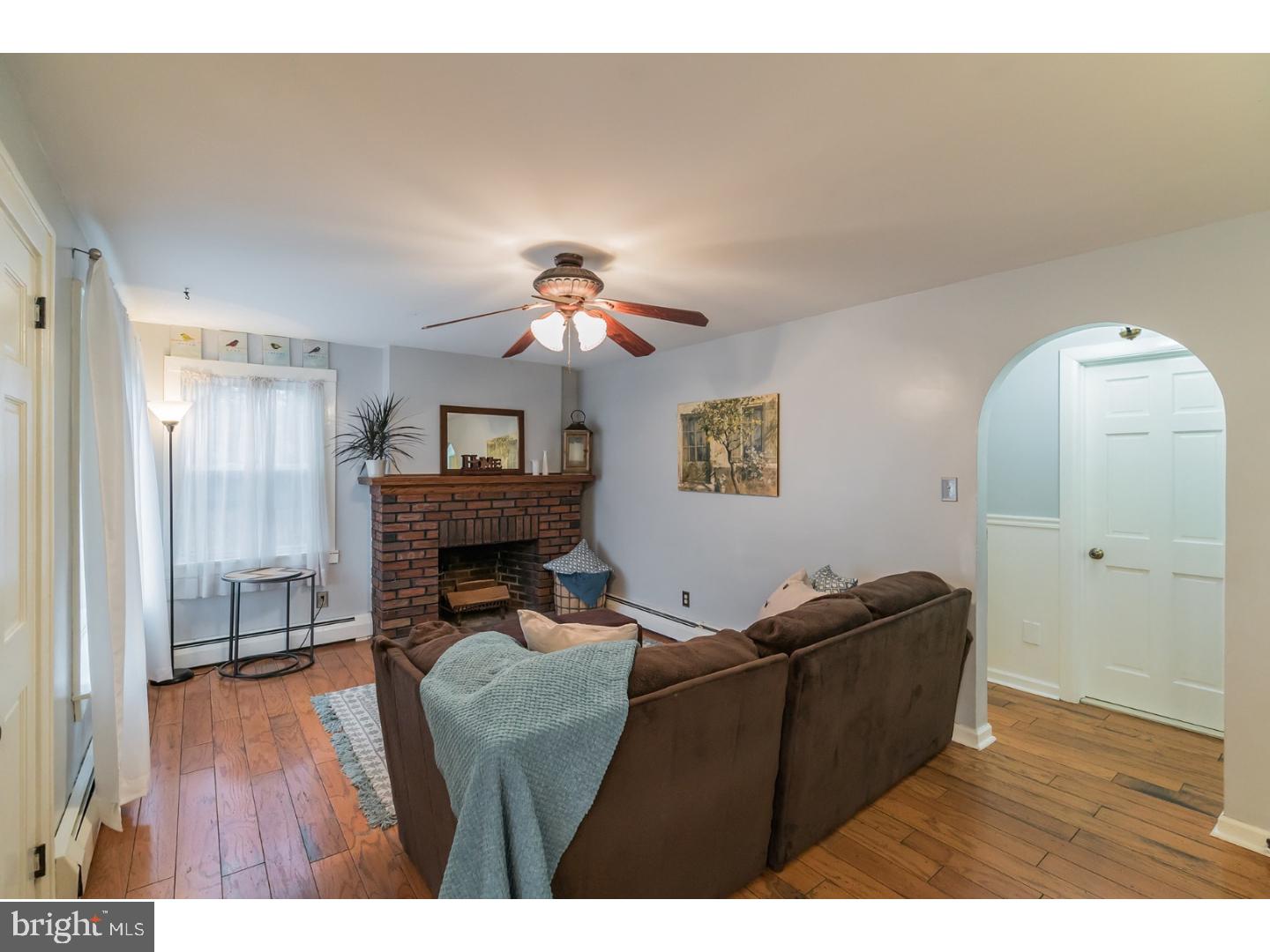 221 Cowpath Road Souderton, PA 18964 - Photo 3 of 25 Living Room