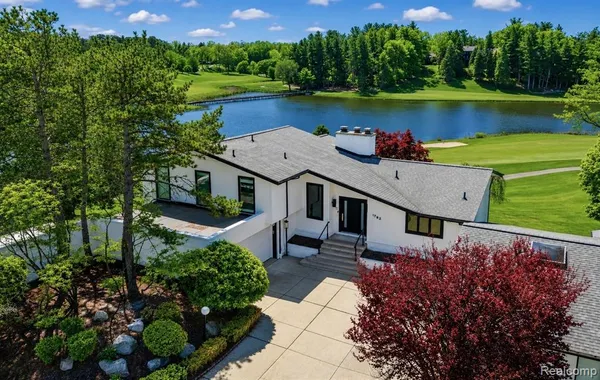 $10,000 | 1762 St Johns Court, Bloomfield Hills, MI 48302