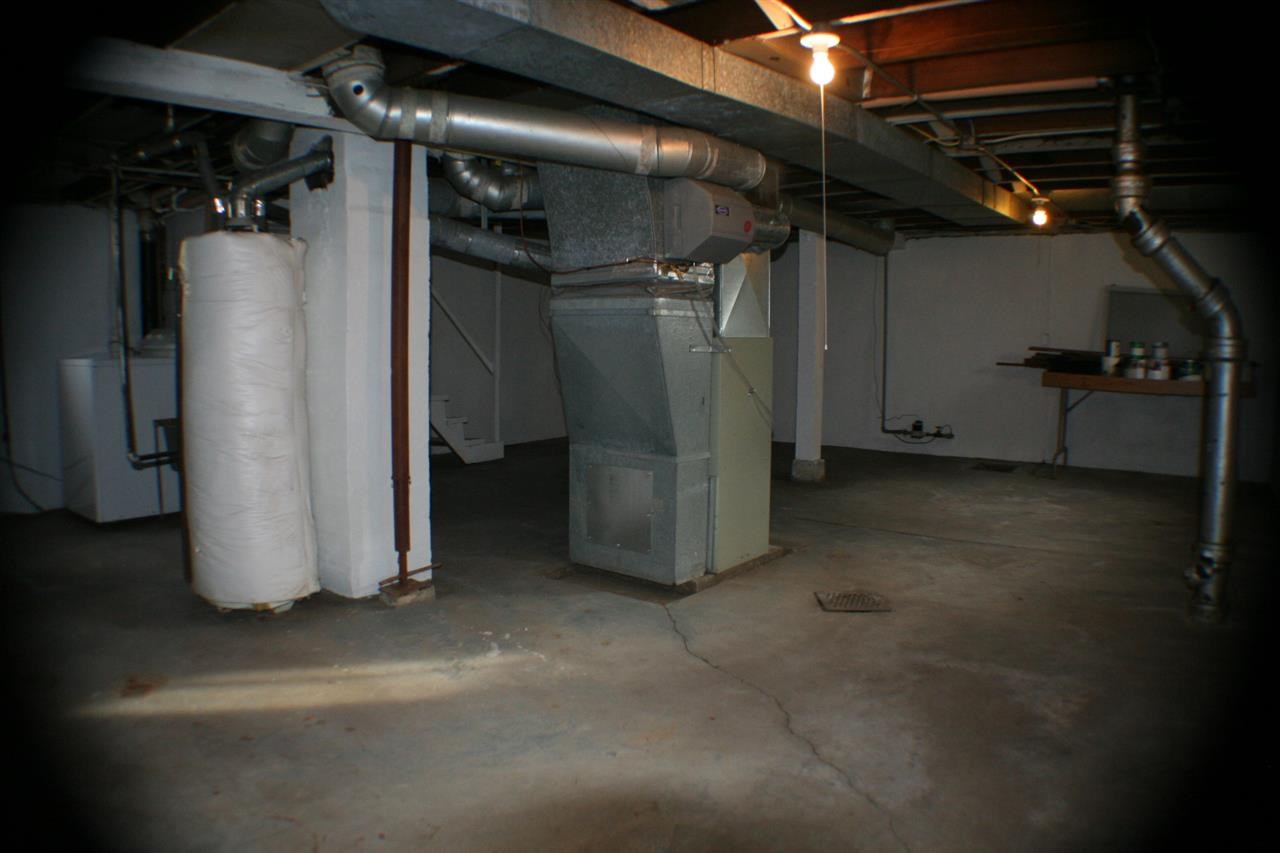 2824 East Middle Road Davenport, IA 52803 - Photo 16 of 18 Gallery Image 16