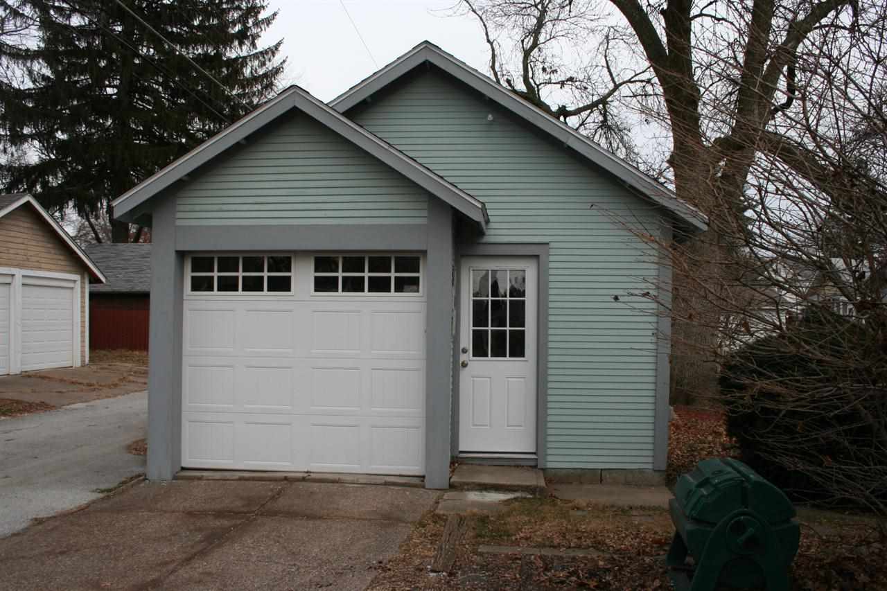 2824 East Middle Road Davenport, IA 52803 - Photo 4 of 18 Gallery Image 4