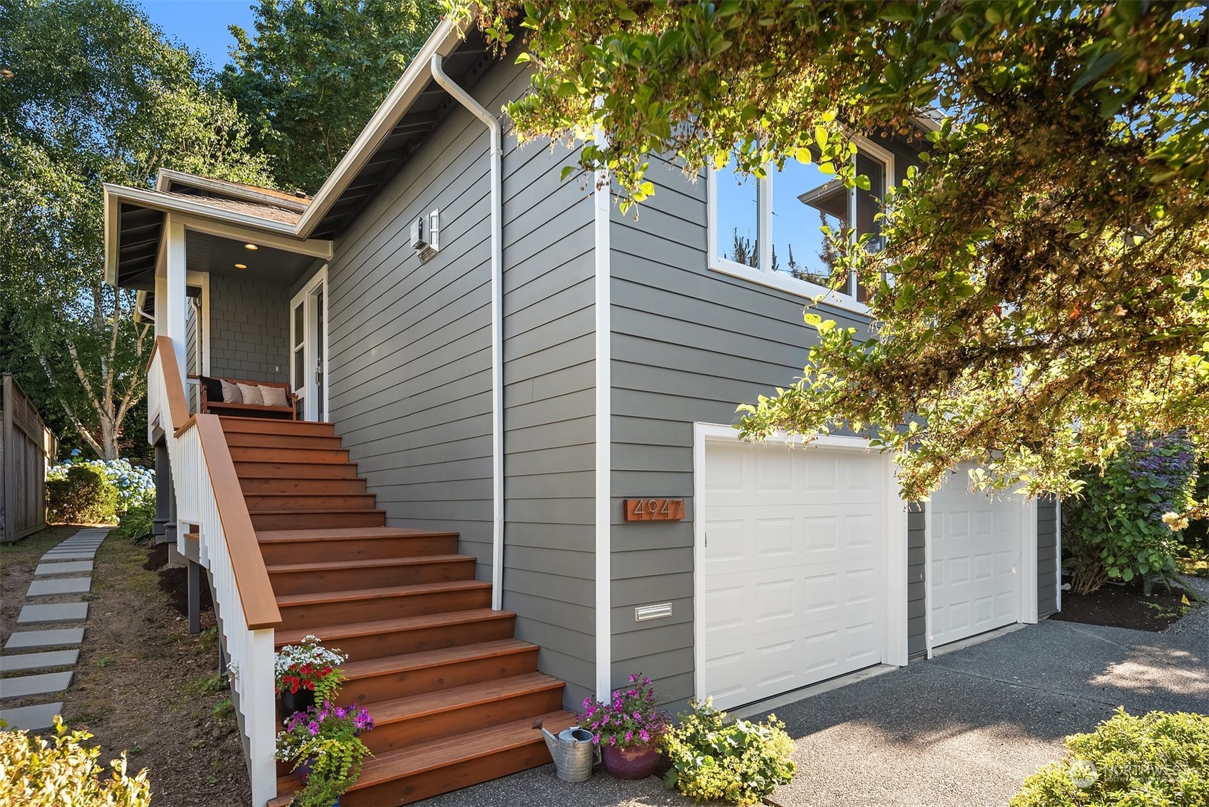 4947 Southwest Forney Street Seattle, WA 98116 - Photo 2 of 40 Gallery Image 2