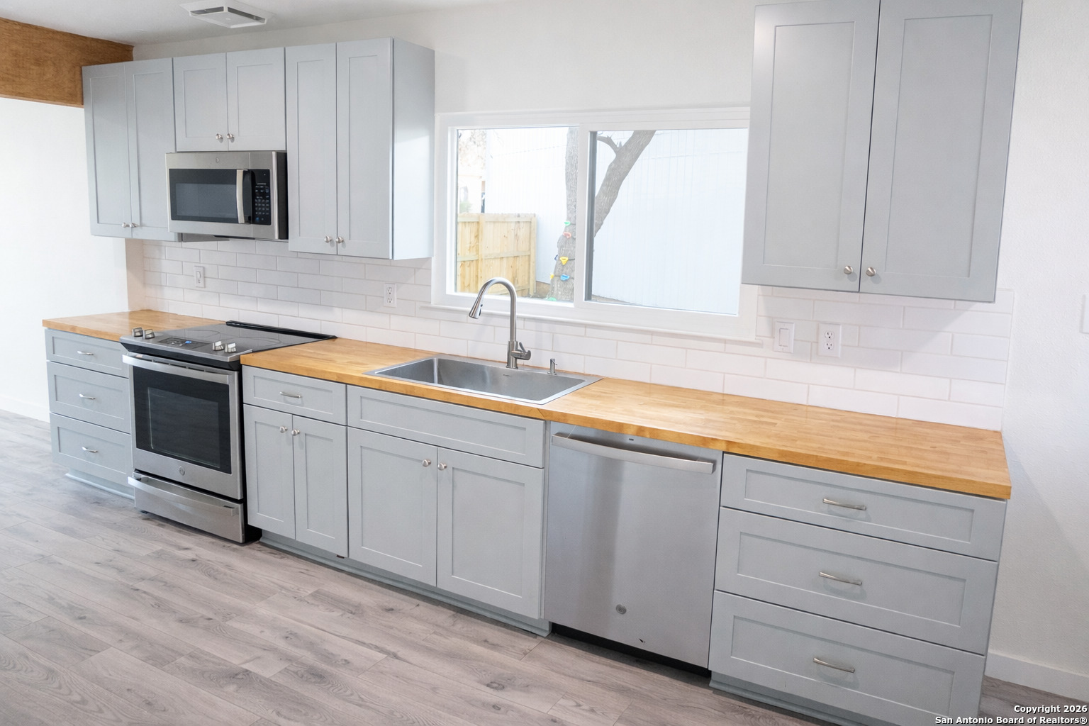 7311 Bluestone Road San Antonio, TX 78249 - Photo 4 of 13