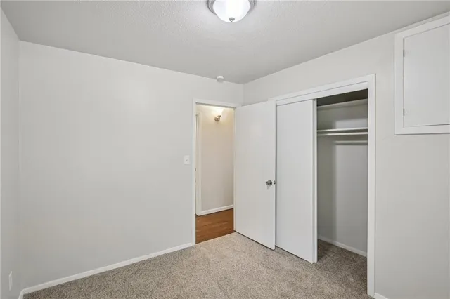 $279,900 | 614 Northwest Fair Lane, Lee's Summit, MO 64063