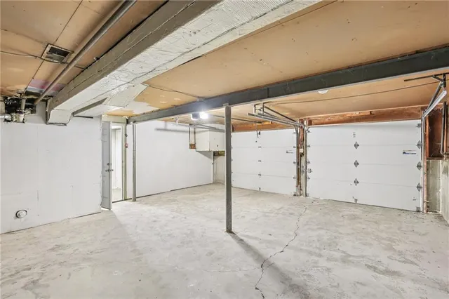 $279,900 | 614 Northwest Fair Lane, Lee's Summit, MO 64063