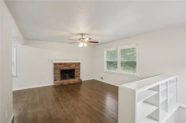 $279,900 | 614 Northwest Fair Lane, Lee's Summit, MO 64063