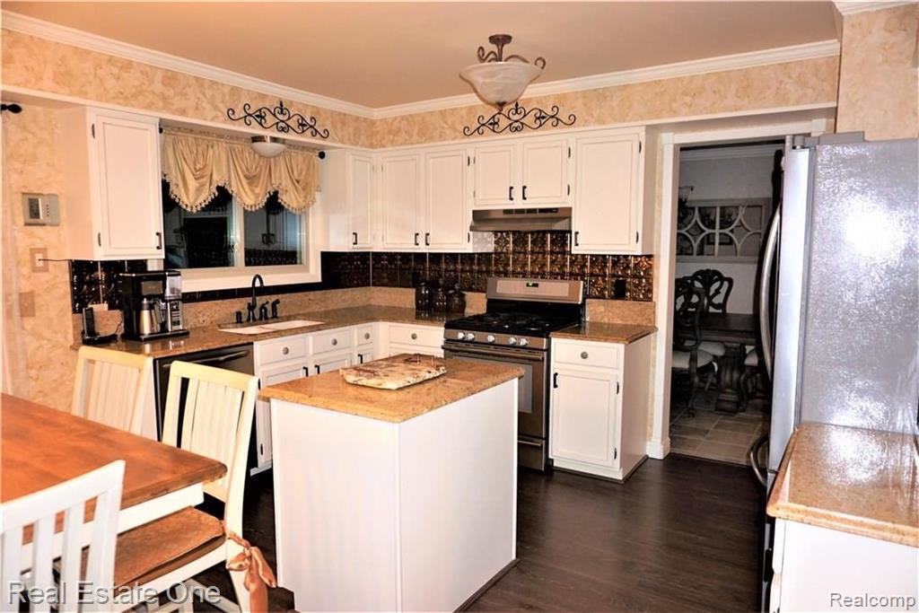 3271 Edmunton Drive Rochester Hills, MI 48306 - Photo 8 of 37
