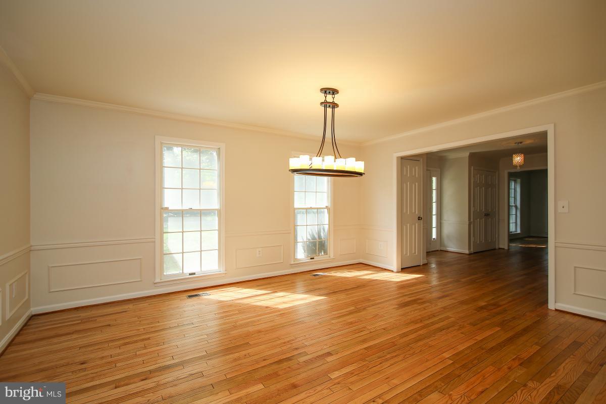 17500 Old Baltimore Road Olney, MD 20832 - Photo 14 of 29 Dining Room