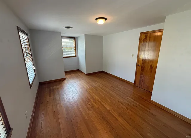 $245,000 | 701 North Meridian Street, Washington, IN 47501