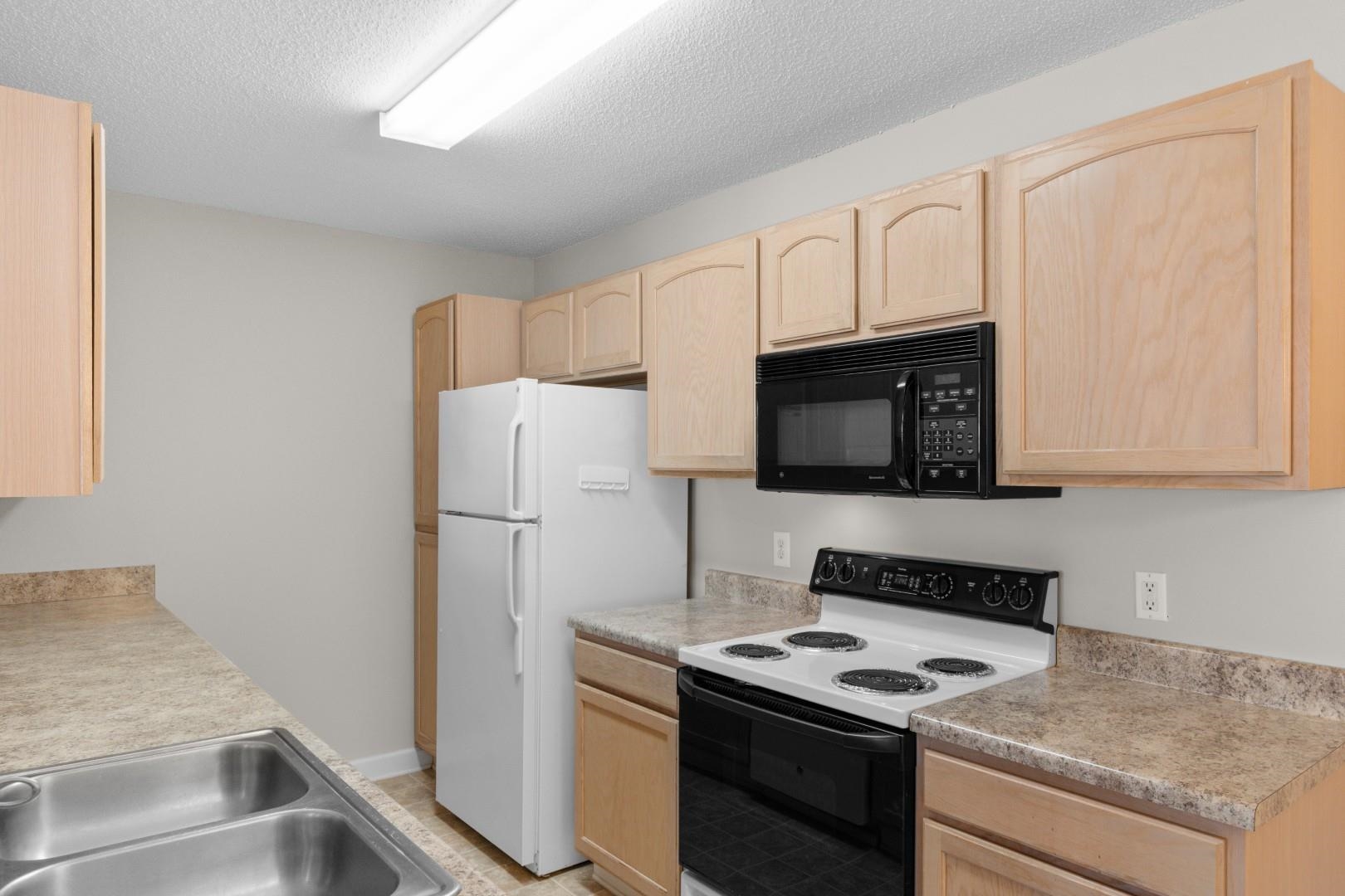 4300 Lotus Court, Unit G Murrells Inlet, SC 29576 - Photo 4 of 37
