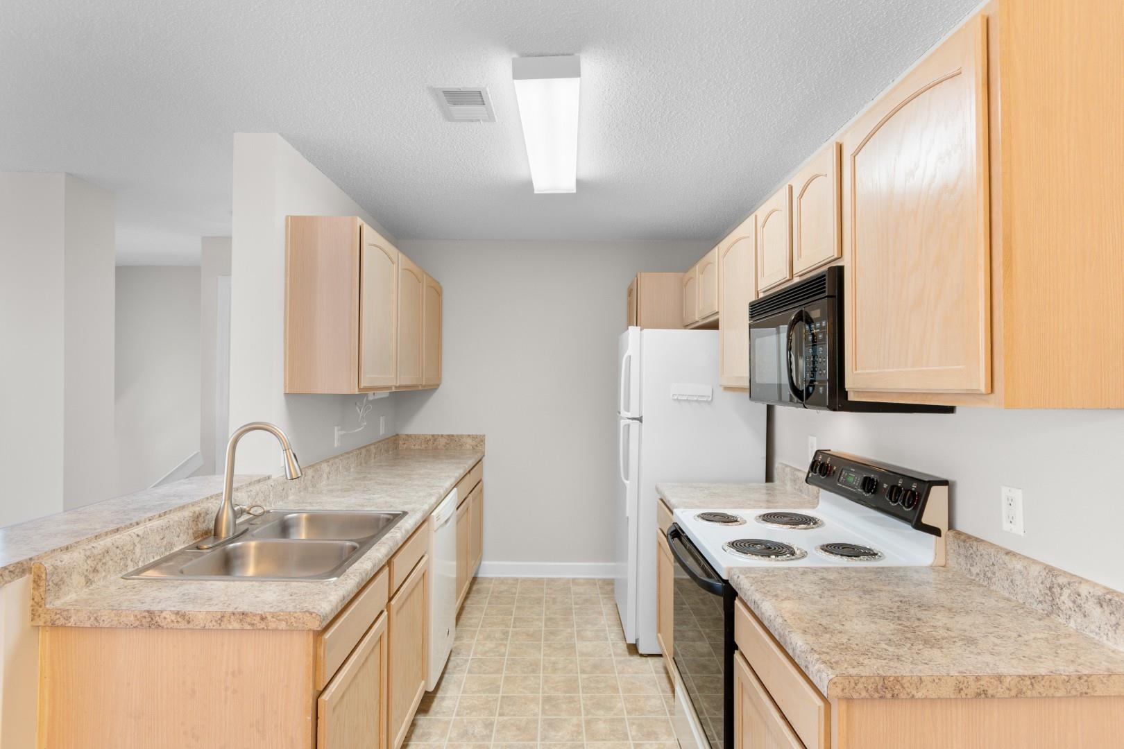 4300 Lotus Court, Unit G Murrells Inlet, SC 29576 - Photo 5 of 37