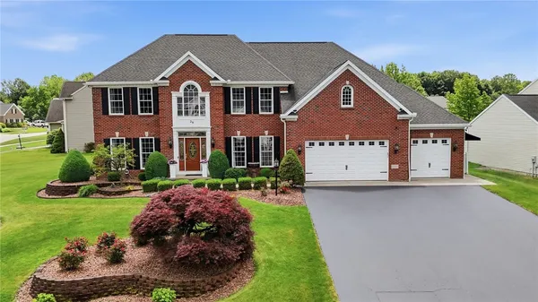 $799,900 | 29 Dickinson Crossing, Perinton, NY 14450