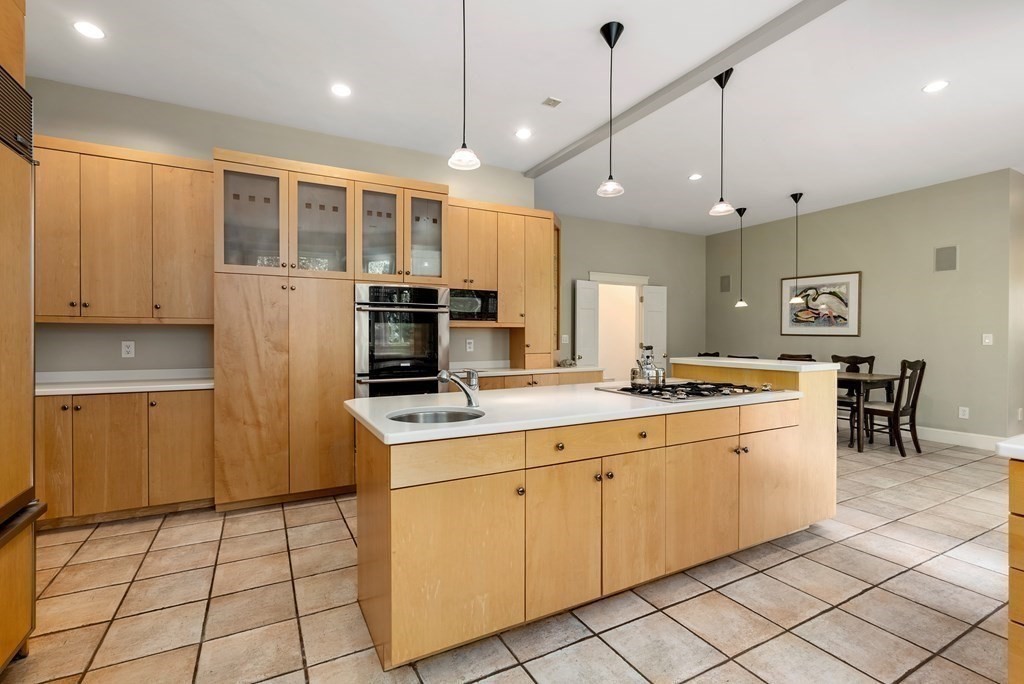 20 Reservoir Road Brookline, MA 02467 - Photo 9 of 23