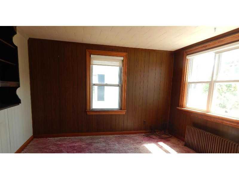 140 Warwick Street Woonsocket, RI 02895 - Photo 7 of 7 Living Room.