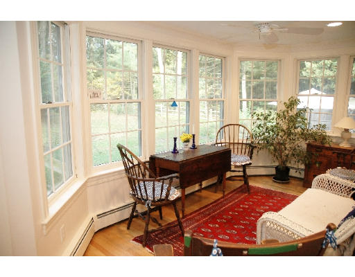 40 Rich Valley Road Wayland, MA 01778 - Photo 6 of 9