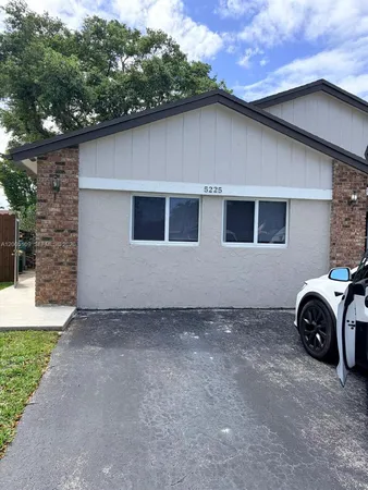 $1,600 | 5225 Southwest 116th Avenue, Unit 1, Cooper City, FL 33330