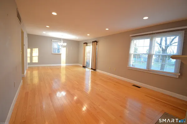 $3,300 | 24 Thorne Road, Unit 24, West Hartford, CT 06110