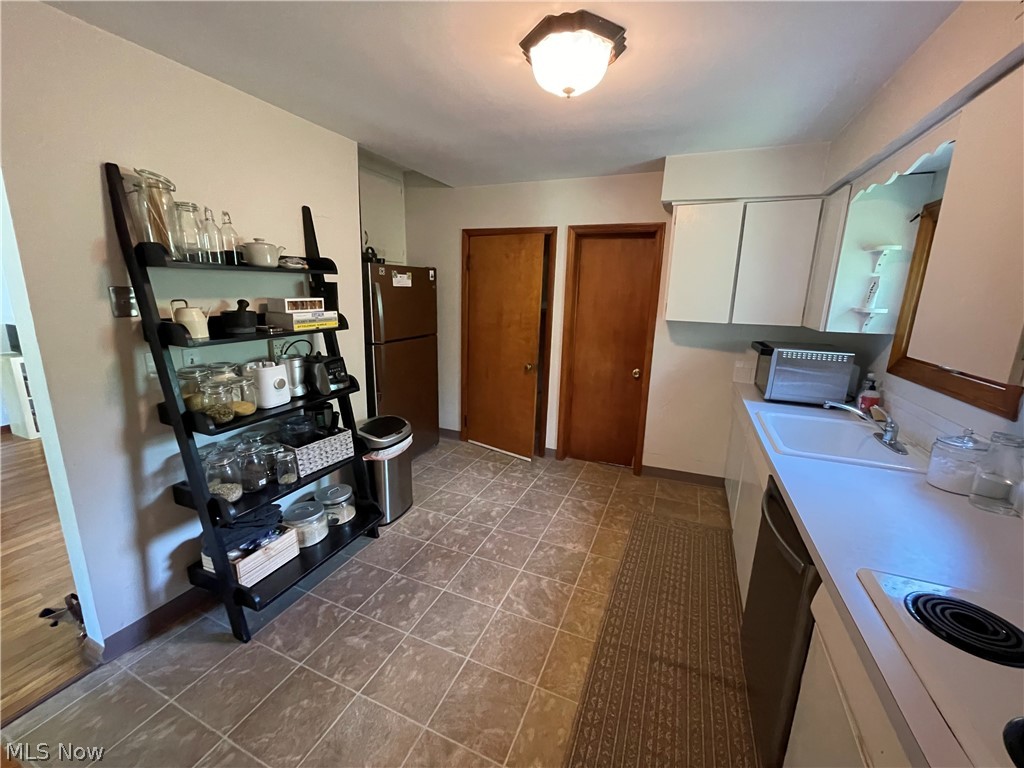 4890 Brainard Road Chagrin Falls, OH 44022 - Photo 6 of 22 kitchen
