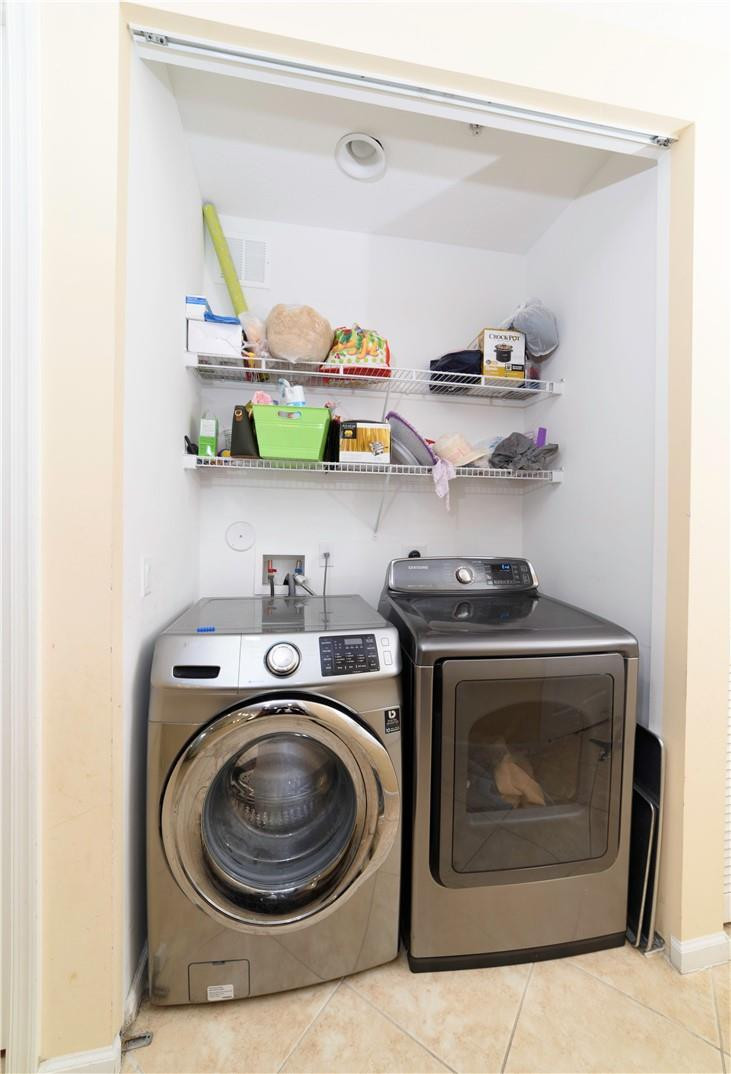 3919 Passion Flower Road Pompano Beach, FL 33073 - Photo 12 of 22 laundry