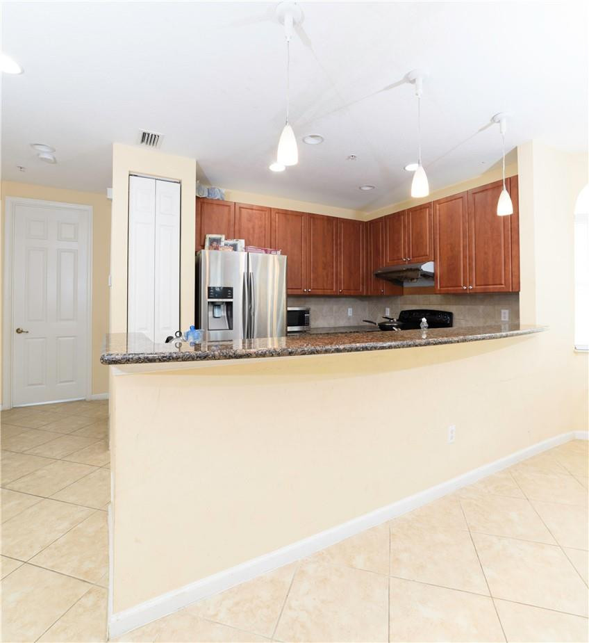 3919 Passion Flower Road Pompano Beach, FL 33073 - Photo 6 of 22 kitchen