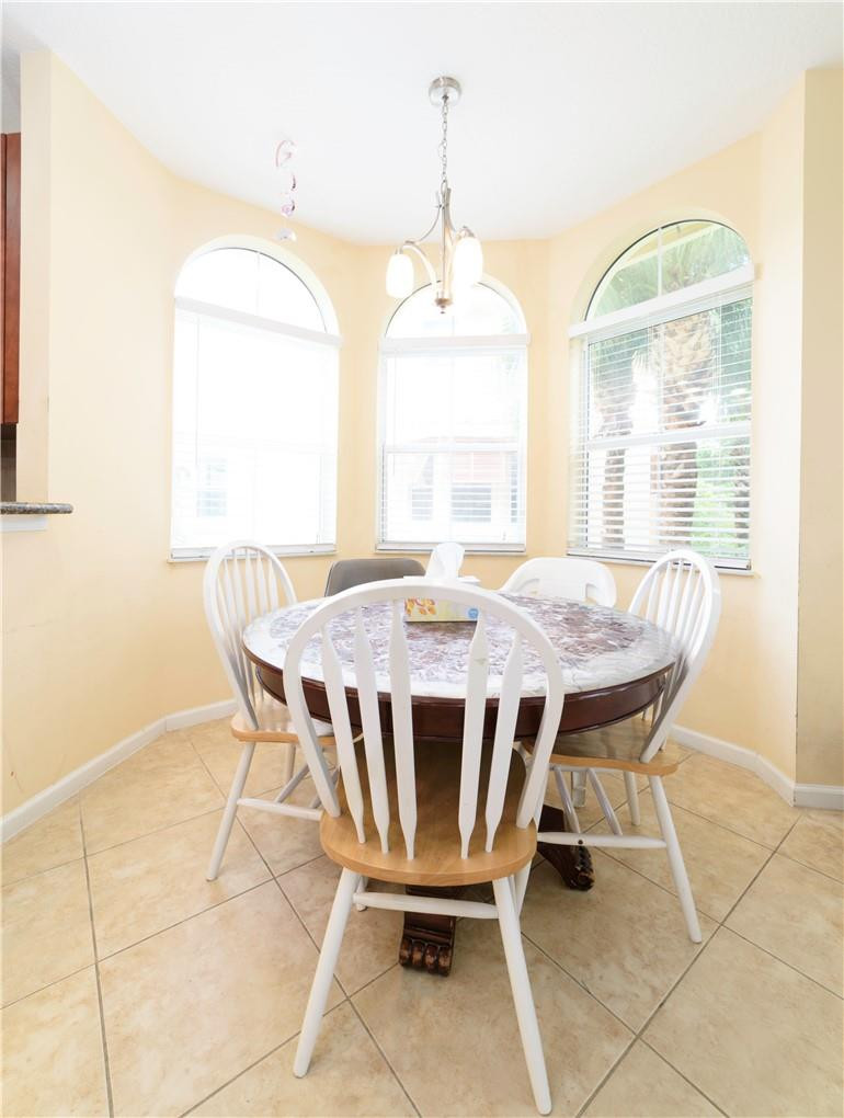 3919 Passion Flower Road Pompano Beach, FL 33073 - Photo 10 of 22 dining area