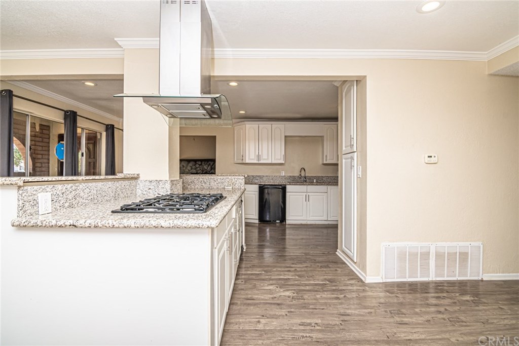 14391 Wood Road Riverside, CA 92508 - Photo 17 of 43 Kitchen