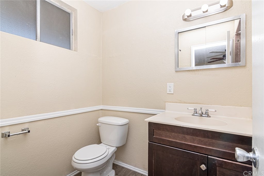 14391 Wood Road Riverside, CA 92508 - Photo 22 of 43 Primary bathroom