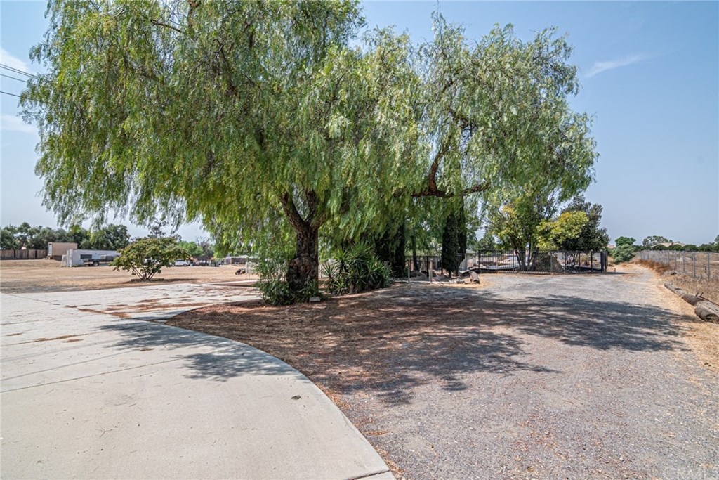 14391 Wood Road Riverside, CA 92508 - Photo 4 of 43 Driveway and side access