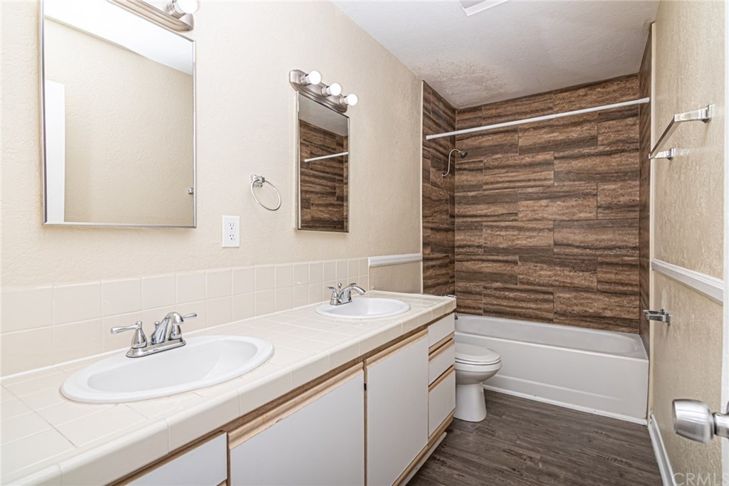 14391 Wood Road Riverside, CA 92508 - Photo 32 of 43 Hall bathroom
