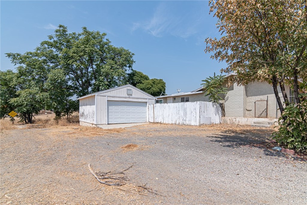 14391 Wood Road Riverside, CA 92508 - Photo 43 of 43 Garage